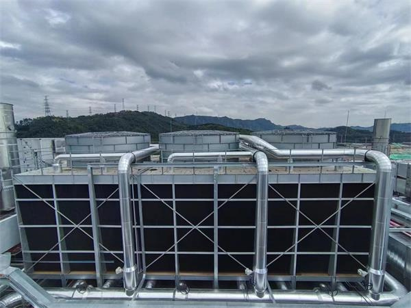 玻璃鋼冷卻塔廠家建議使用冷卻塔中定期清洗效果更佳(工業(yè)型玻璃鋼冷卻塔訂購)